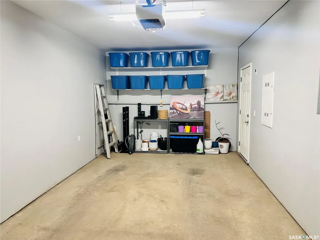 4533 Delhaye Way Regina SK S4W 0M2