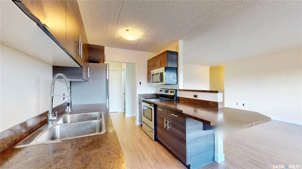 405 Lorne Street N Regina SK S4R 3B2