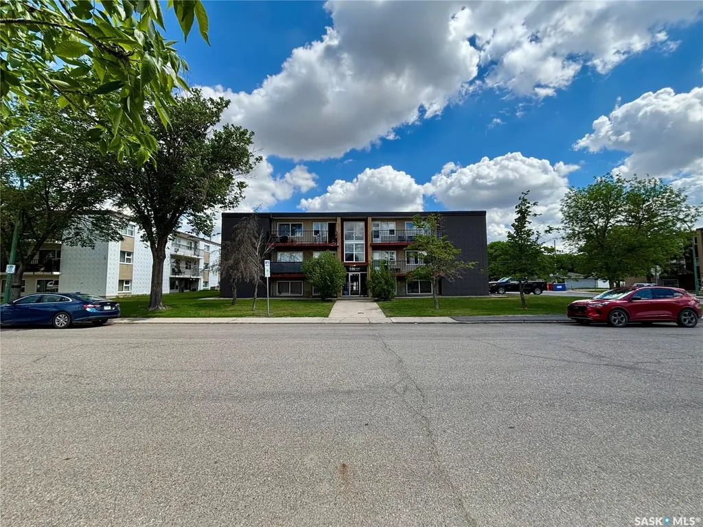 405 Lorne Street N Regina SK S4R 3B2