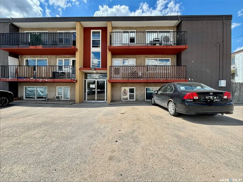 405 Lorne Street N Regina SK S4R 3B2