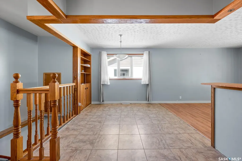 621 20th Avenue E Regina SK S4N 1J9