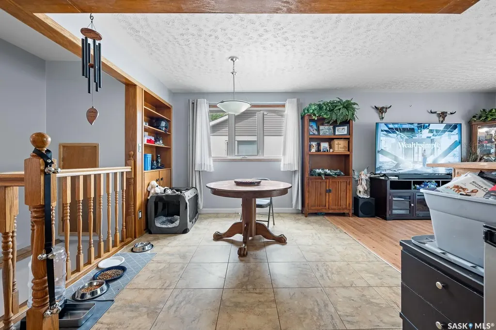 621 20th Avenue E Regina SK S4N 1J9