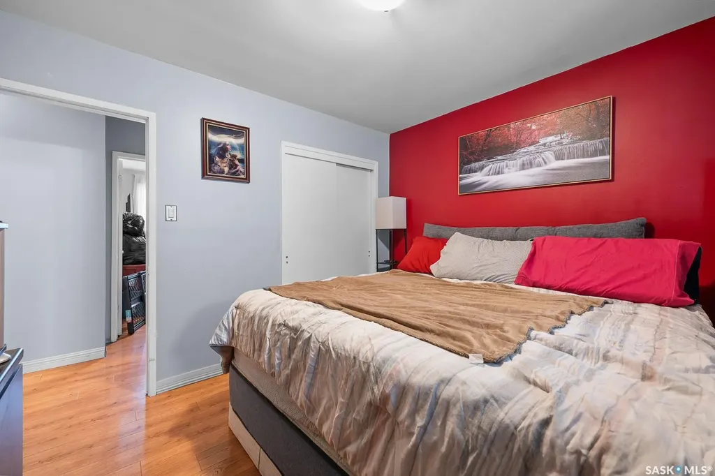 621 20th Avenue E Regina SK S4N 1J9