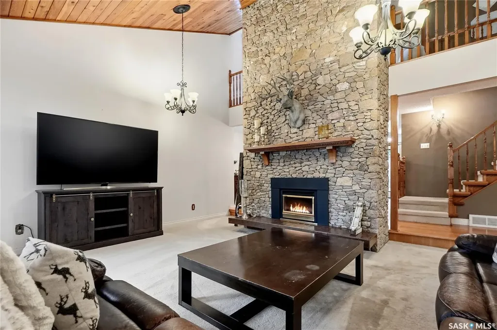 206 Willoughby Crescent Saskatoon SK S7H 4W7