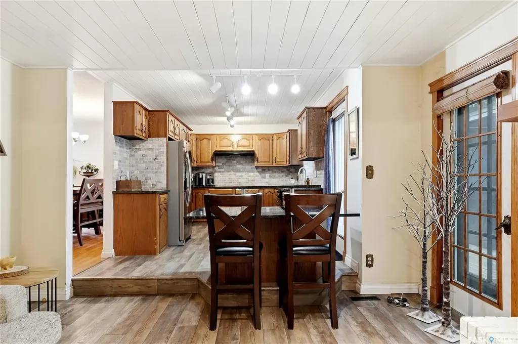 206 Willoughby Crescent Saskatoon SK S7H 4W7