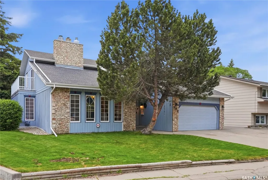 206 Willoughby Crescent Saskatoon SK S7H 4W7