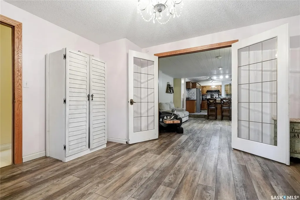 206 Willoughby Crescent Saskatoon SK S7H 4W7