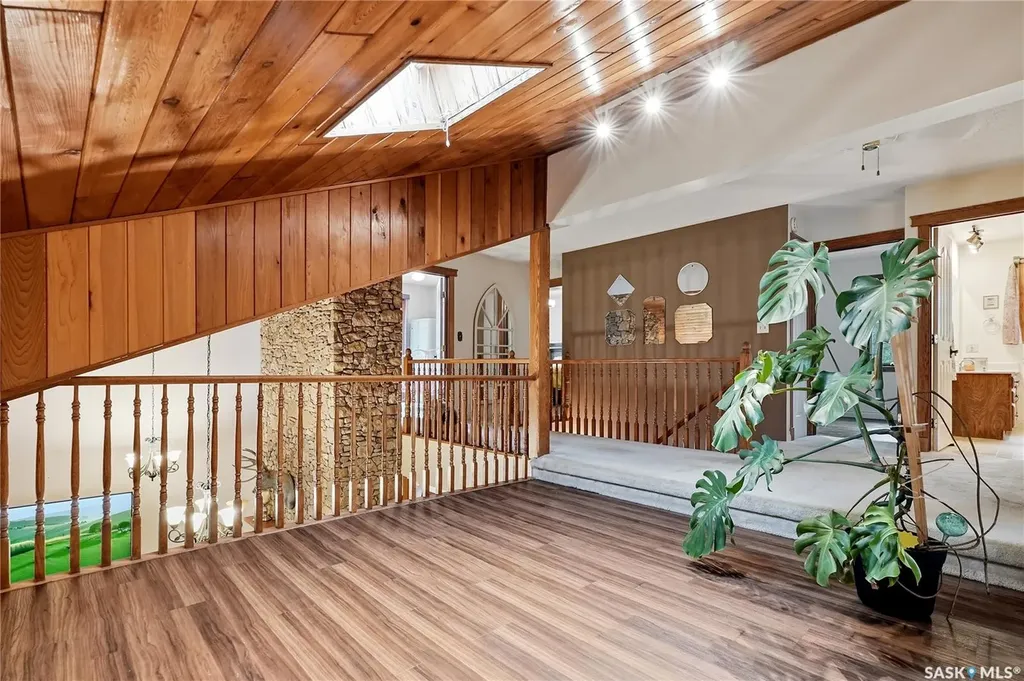 206 Willoughby Crescent Saskatoon SK S7H 4W7