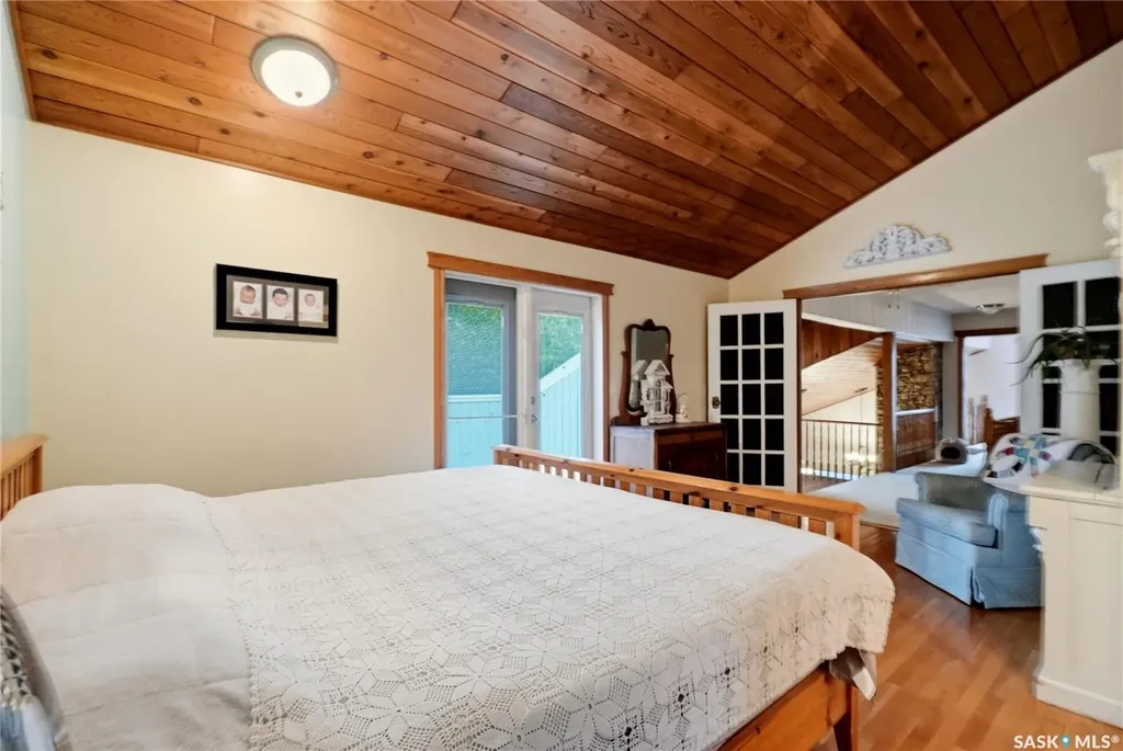 206 Willoughby Crescent Saskatoon SK S7H 4W7