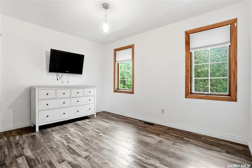 206 Willoughby Crescent Saskatoon SK S7H 4W7