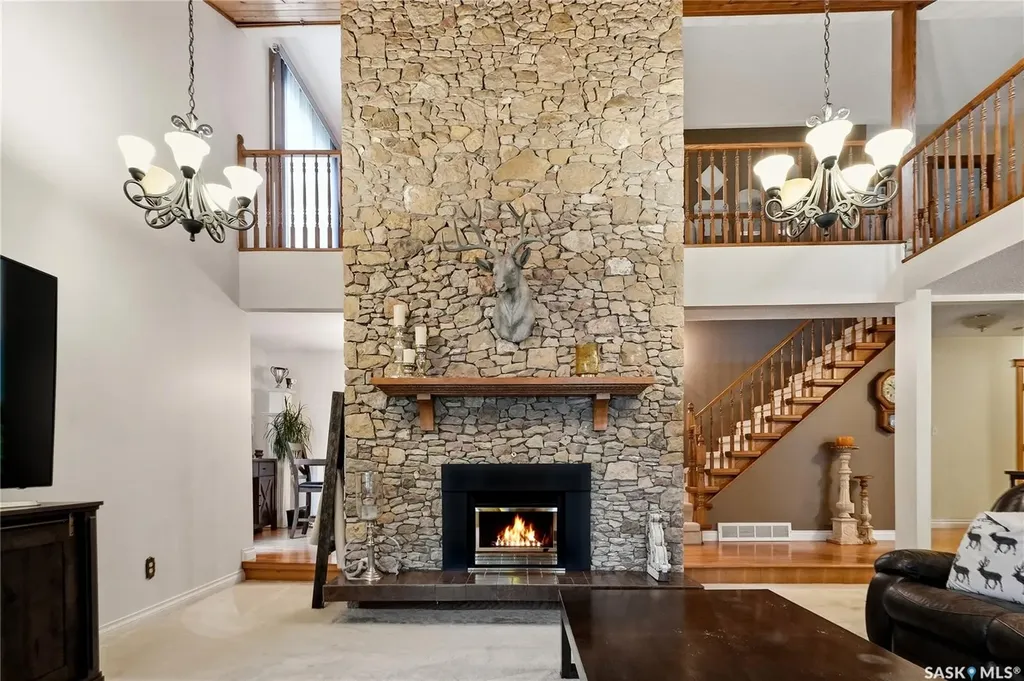 206 Willoughby Crescent Saskatoon SK S7H 4W7