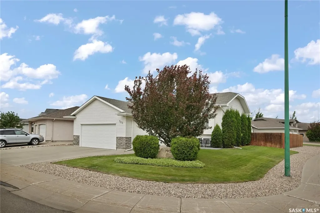 702 Grabowski Crescent Warman SK S0K 4S0