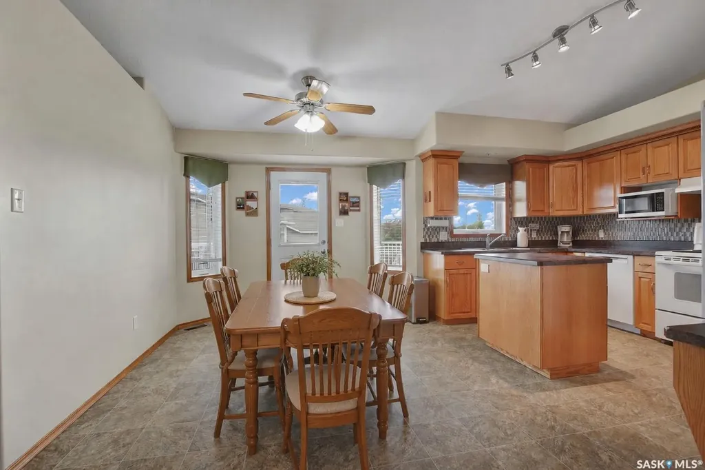 702 Grabowski Crescent Warman SK S0K 4S0