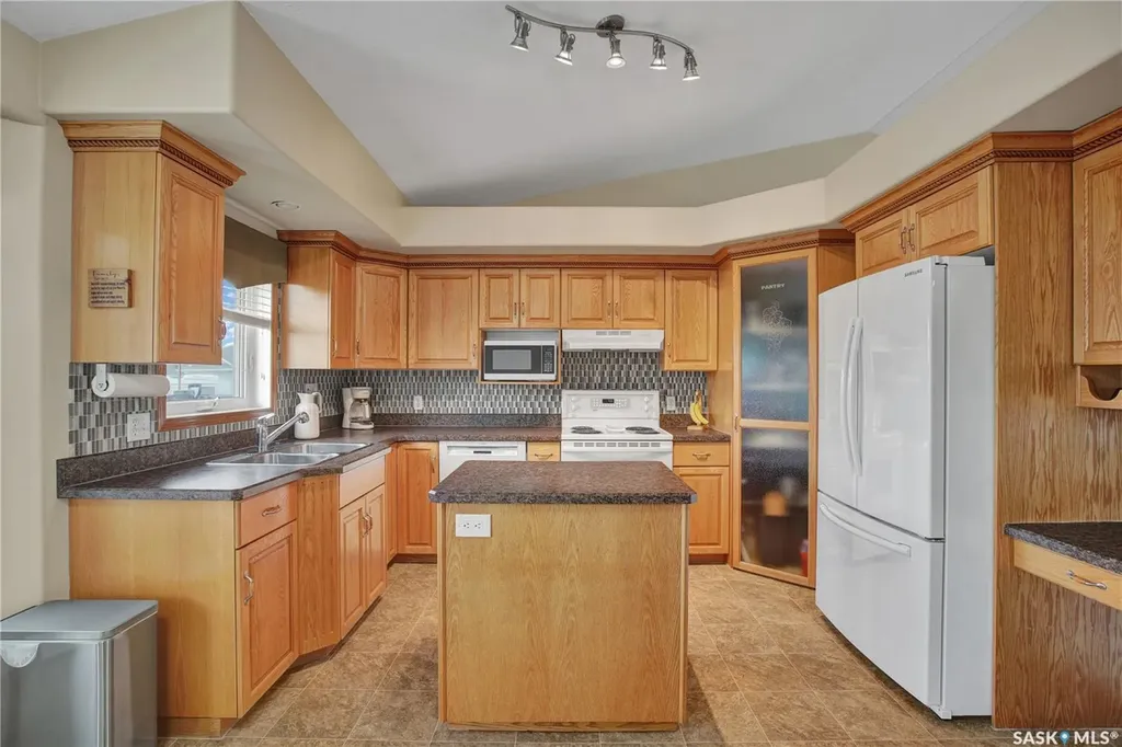 702 Grabowski Crescent Warman SK S0K 4S0