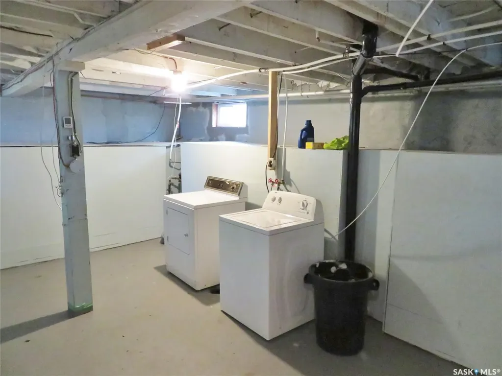 1436 E Avenue N Saskatoon SK S7L 1T6