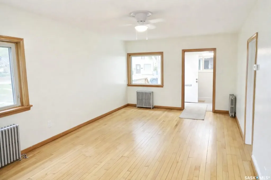 1436 E Avenue N Saskatoon SK S7L 1T6