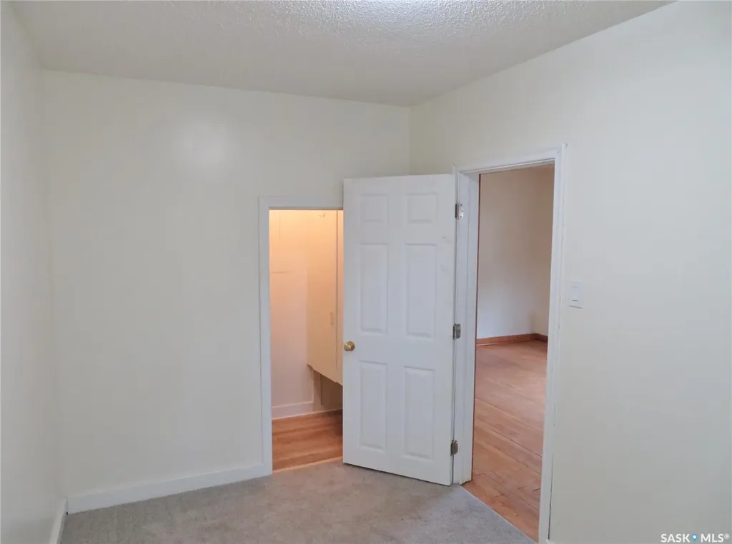 1436 E Avenue N Saskatoon SK S7L 1T6