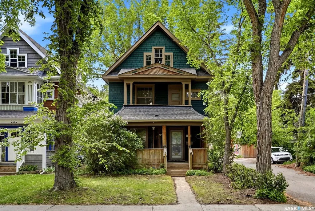 2026 Garnet Street Regina SK S4T 2Z6