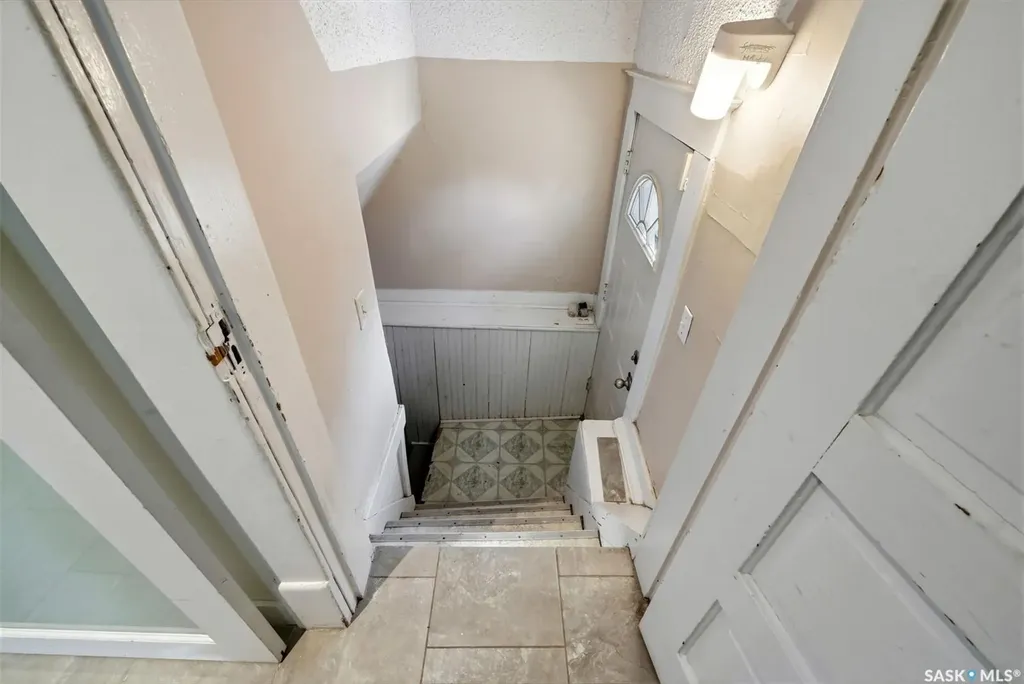 2026 Garnet Street Regina SK S4T 2Z6