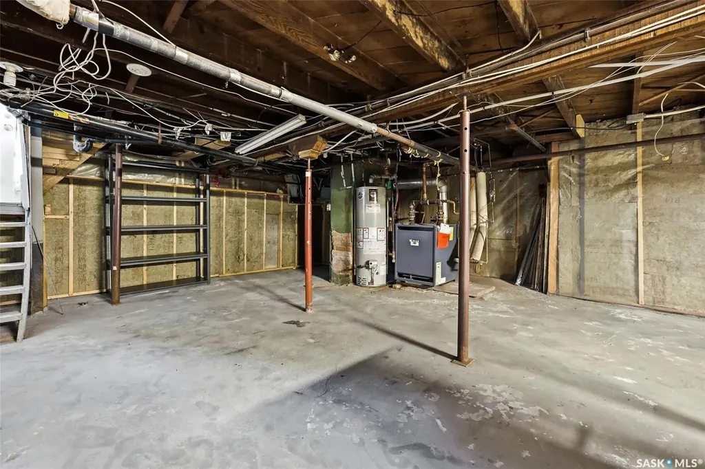 2026 Garnet Street Regina SK S4T 2Z6