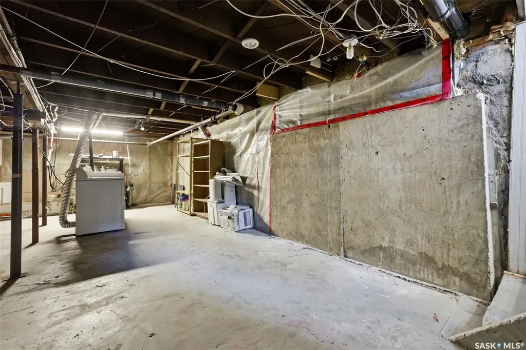 2026 Garnet Street Regina SK S4T 2Z6