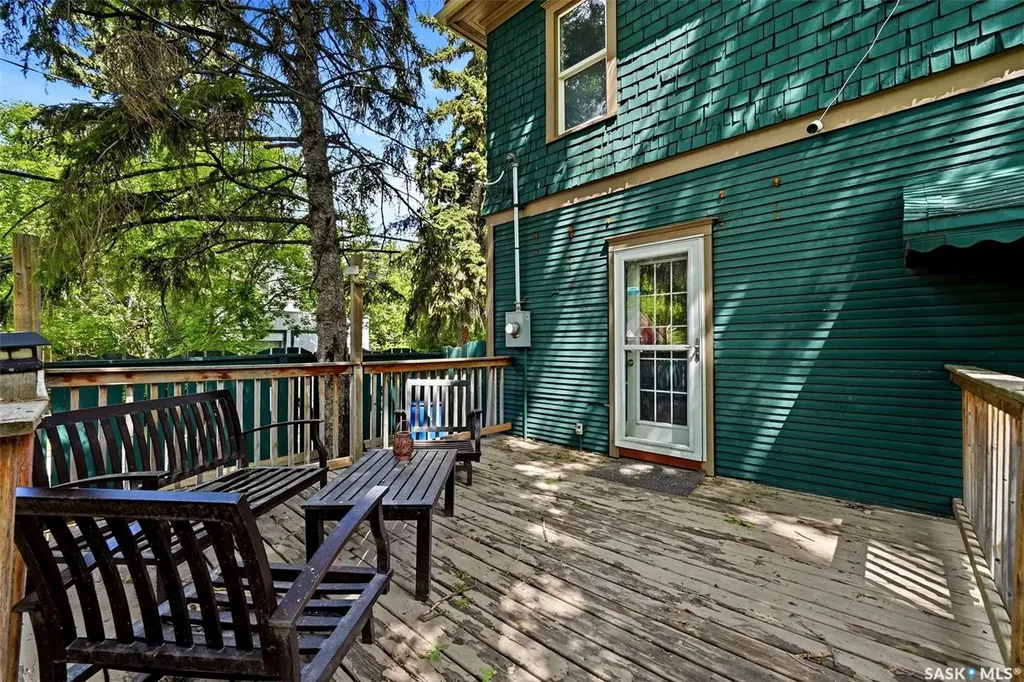 2026 Garnet Street Regina SK S4T 2Z6