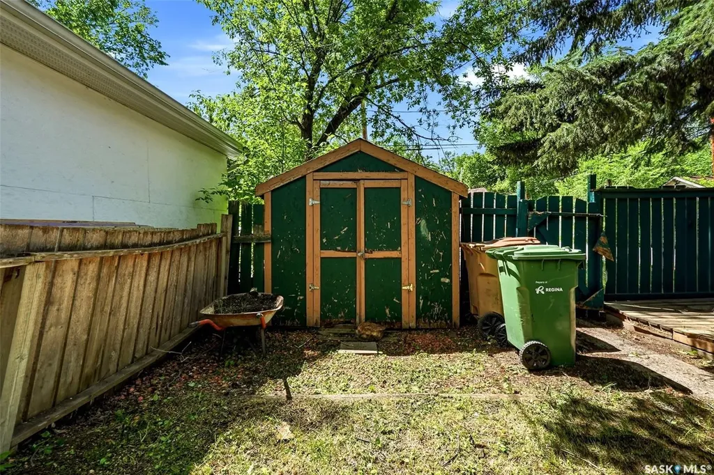 2026 Garnet Street Regina SK S4T 2Z6