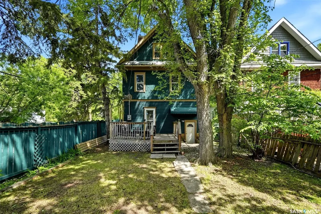 2026 Garnet Street Regina SK S4T 2Z6