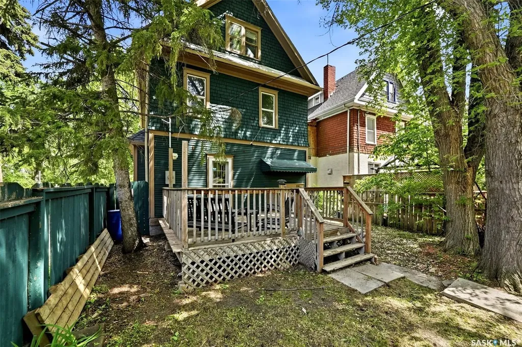 2026 Garnet Street Regina SK S4T 2Z6