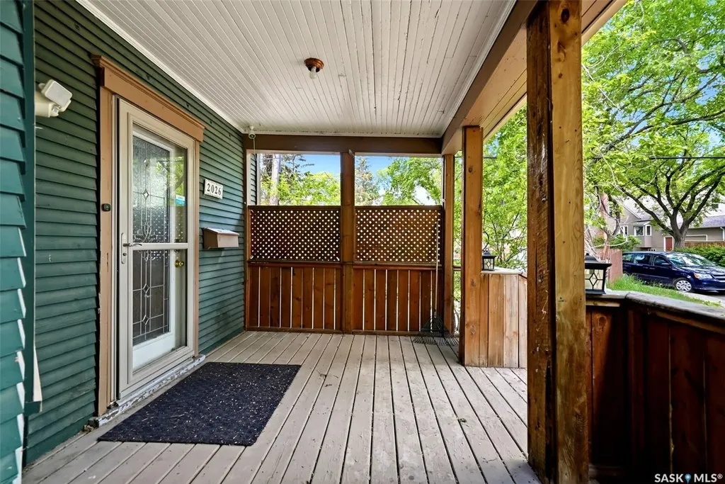2026 Garnet Street Regina SK S4T 2Z6