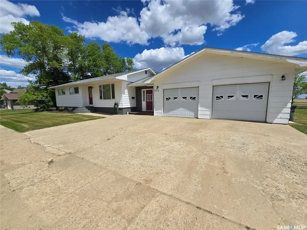 222 Torbay Street Torquay SK S0C 2L0