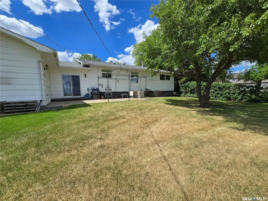 222 Torbay Street Torquay SK S0C 2L0