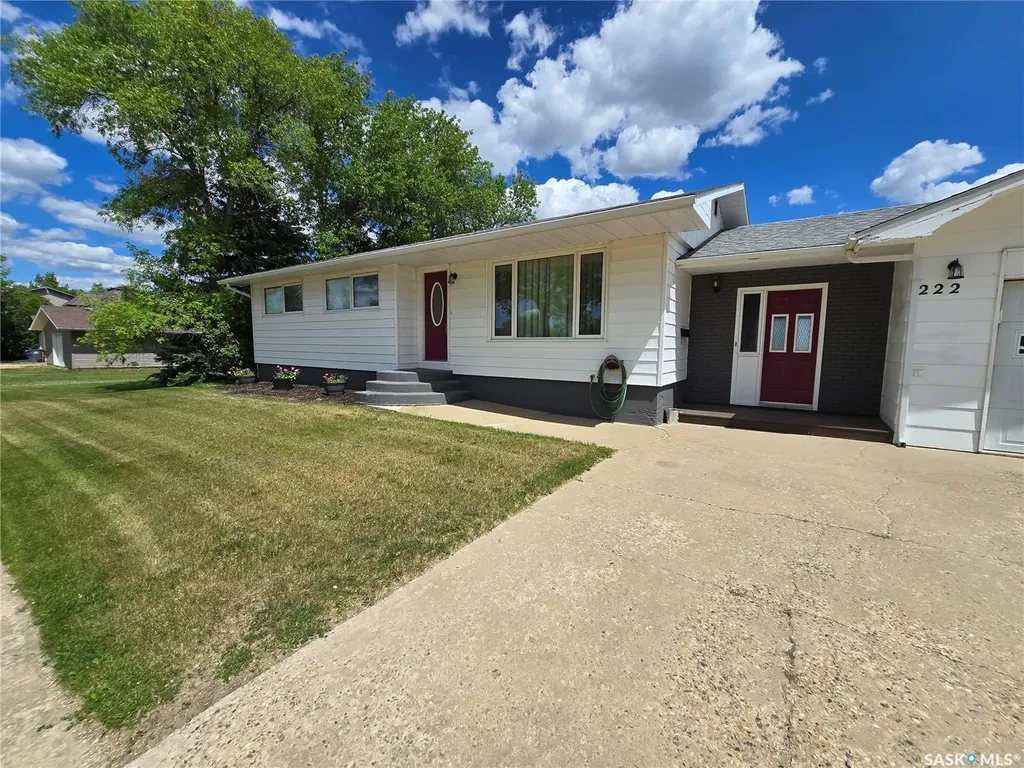 222 Torbay Street Torquay SK S0C 2L0