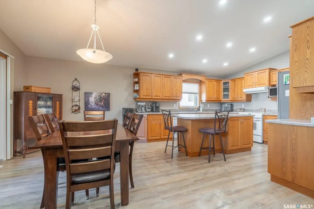 3807 Britannia Place E Regina SK S4V 2Z6
