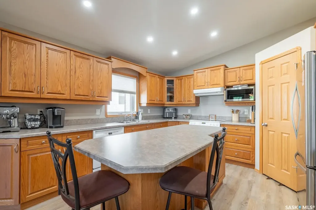 3807 Britannia Place E Regina SK S4V 2Z6