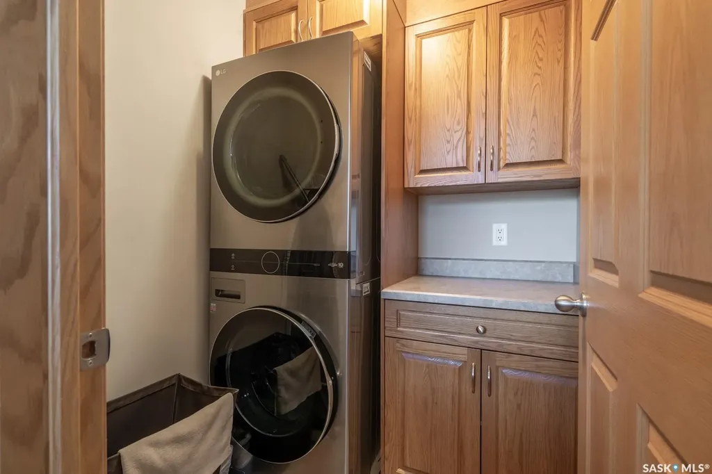 3807 Britannia Place E Regina SK S4V 2Z6