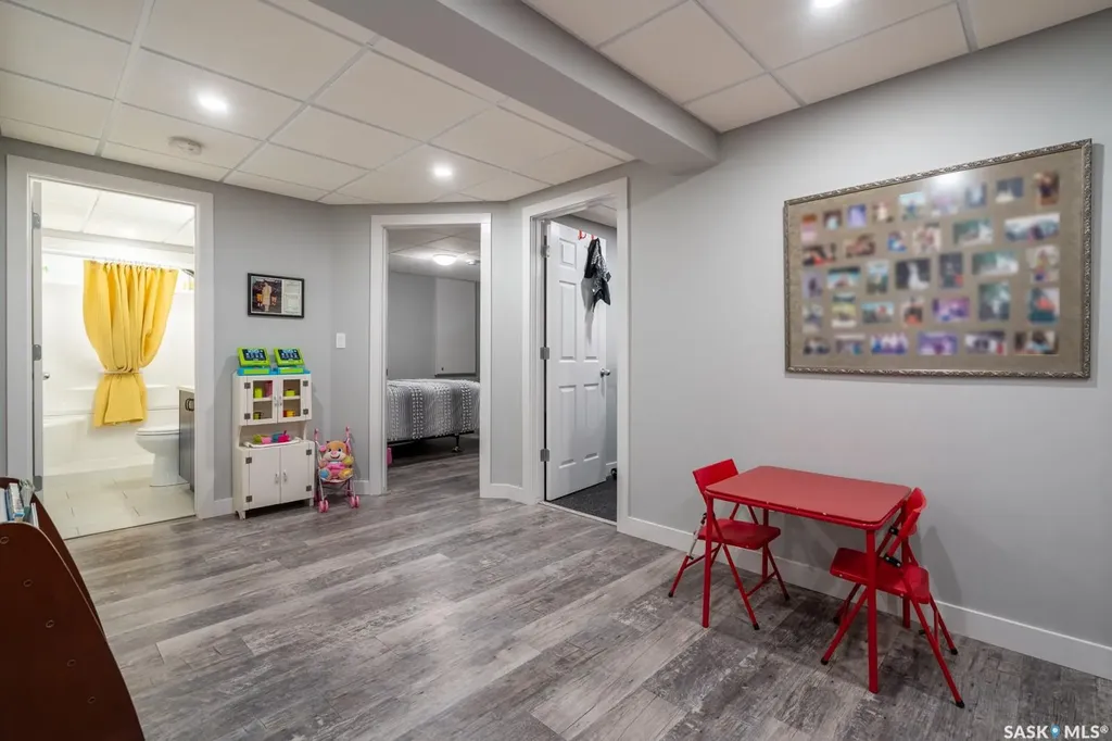3807 Britannia Place E Regina SK S4V 2Z6
