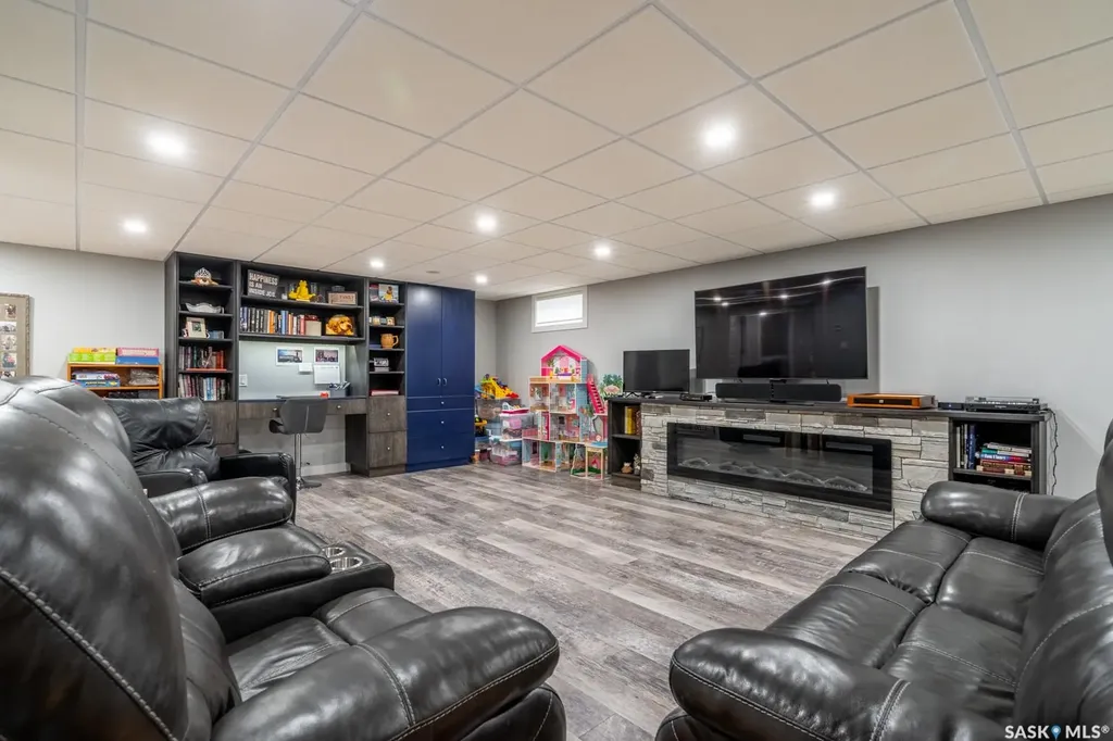3807 Britannia Place E Regina SK S4V 2Z6
