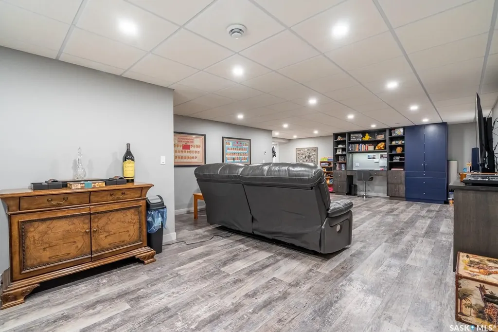 3807 Britannia Place E Regina SK S4V 2Z6