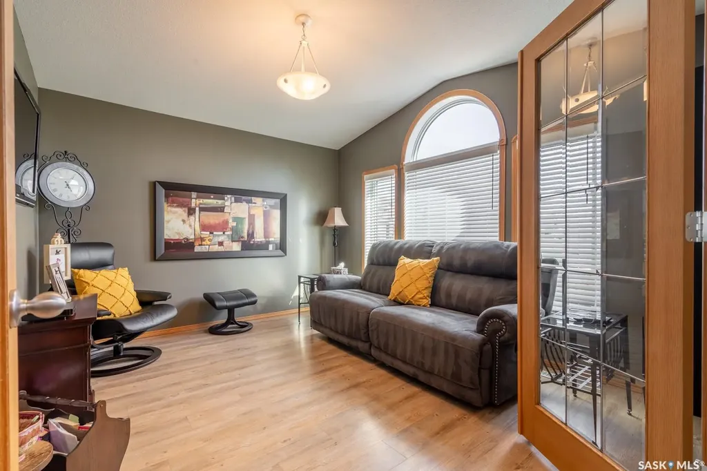 3807 Britannia Place E Regina SK S4V 2Z6