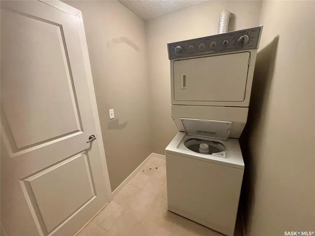 5533 Blake Crescent Regina SK S4X 0J1