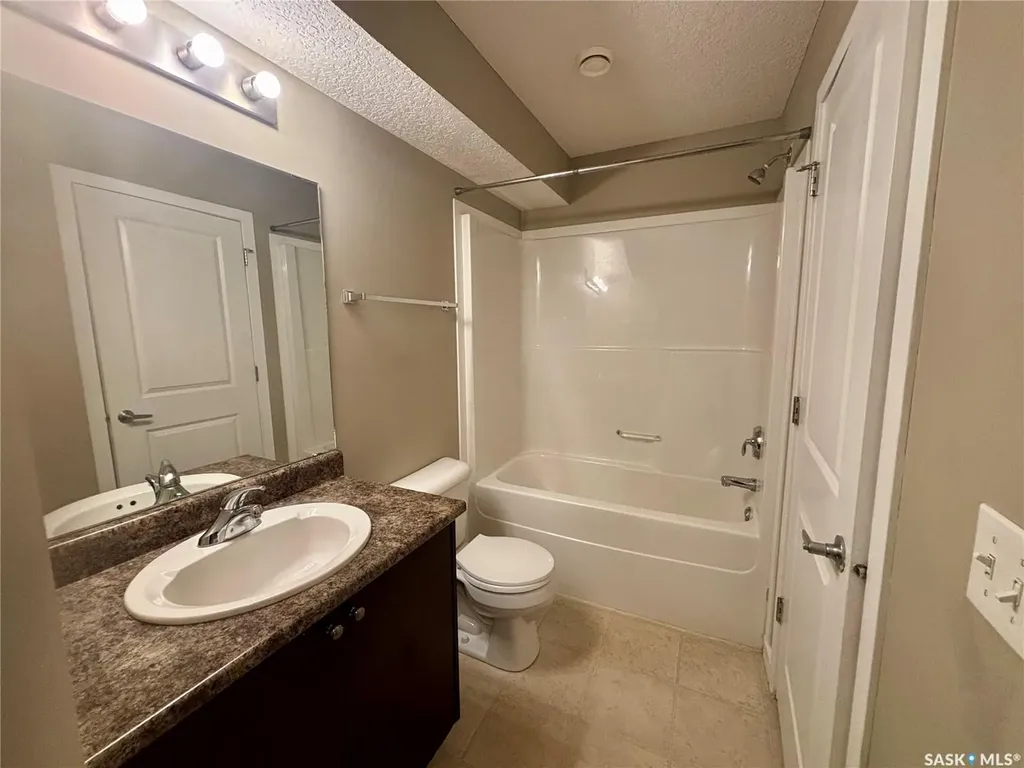 5533 Blake Crescent Regina SK S4X 0J1