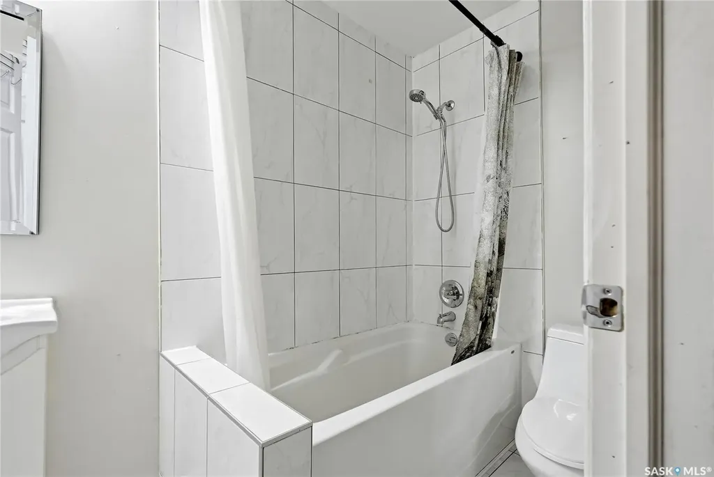 1614 Lorne Avenue Saskatoon SK S7H 1Y1