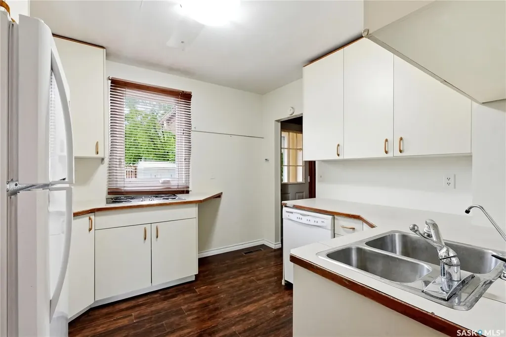 1614 Lorne Avenue Saskatoon SK S7H 1Y1