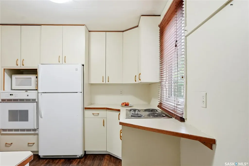 1614 Lorne Avenue Saskatoon SK S7H 1Y1