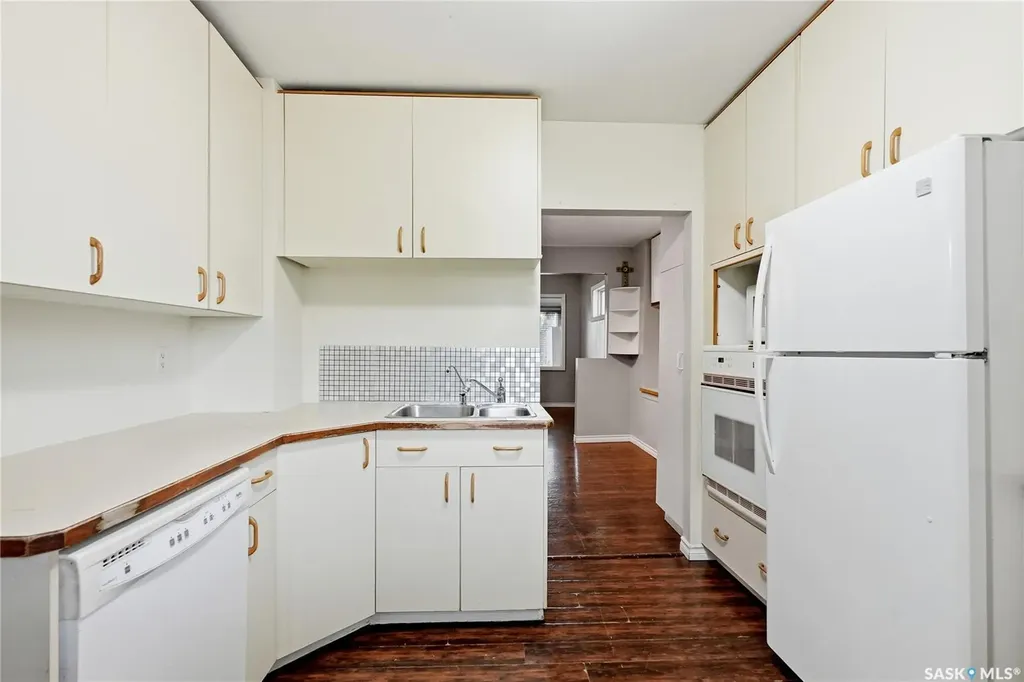 1614 Lorne Avenue Saskatoon SK S7H 1Y1