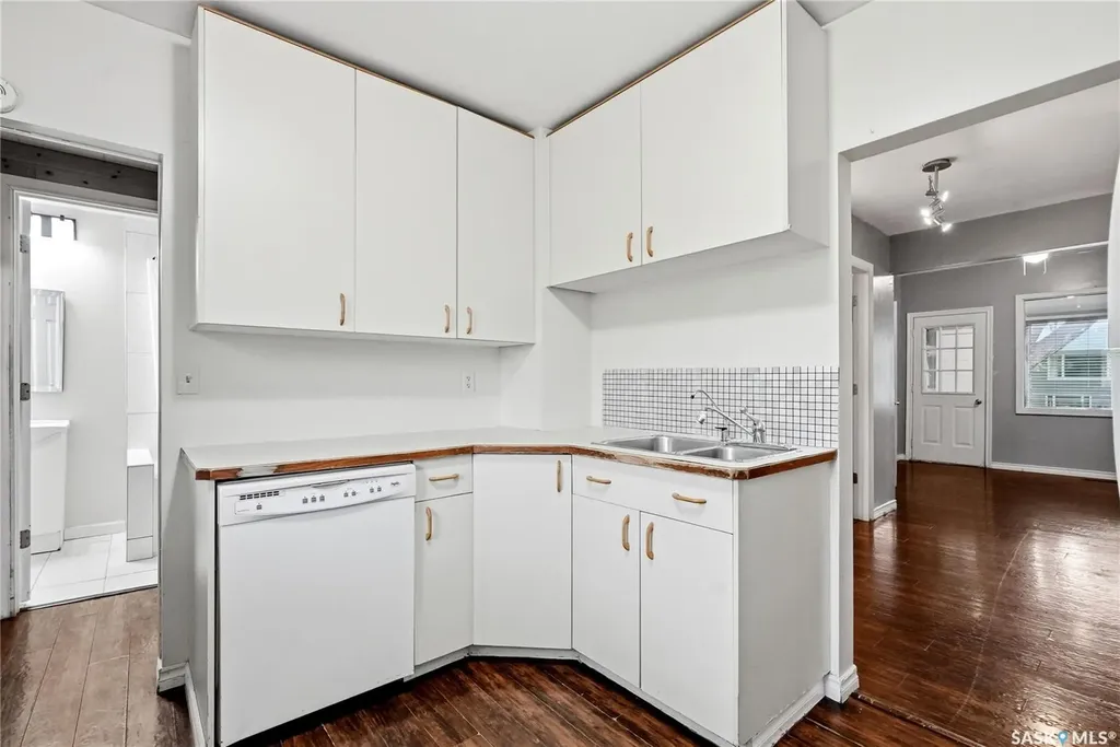 1614 Lorne Avenue Saskatoon SK S7H 1Y1