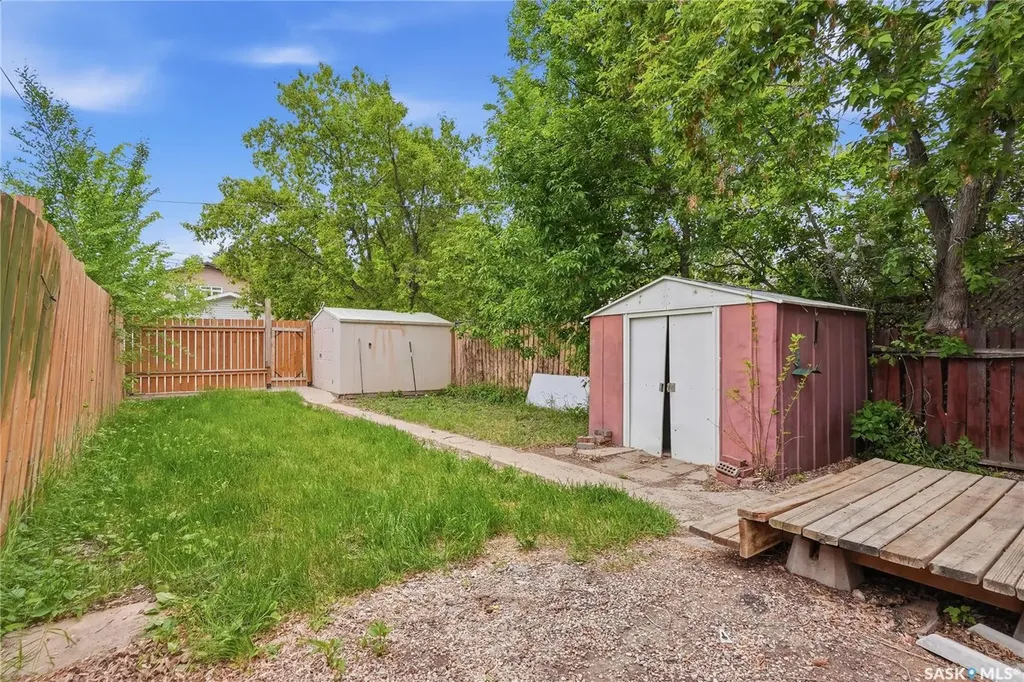 1614 Lorne Avenue Saskatoon SK S7H 1Y1