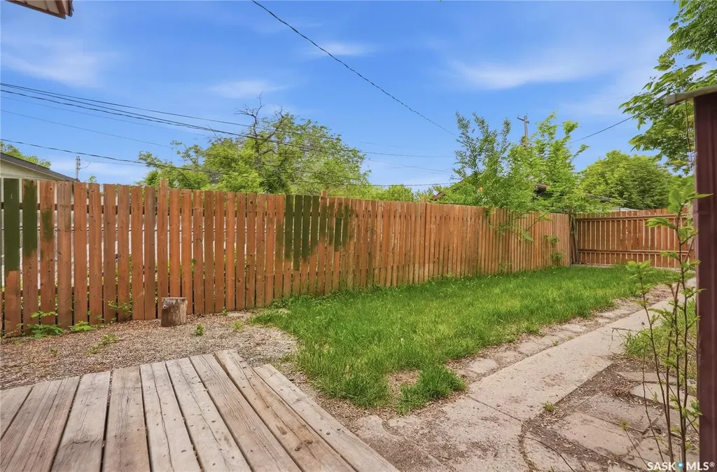 1614 Lorne Avenue Saskatoon SK S7H 1Y1