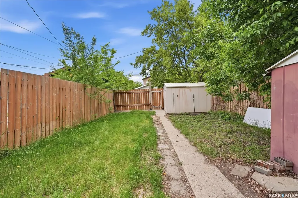 1614 Lorne Avenue Saskatoon SK S7H 1Y1